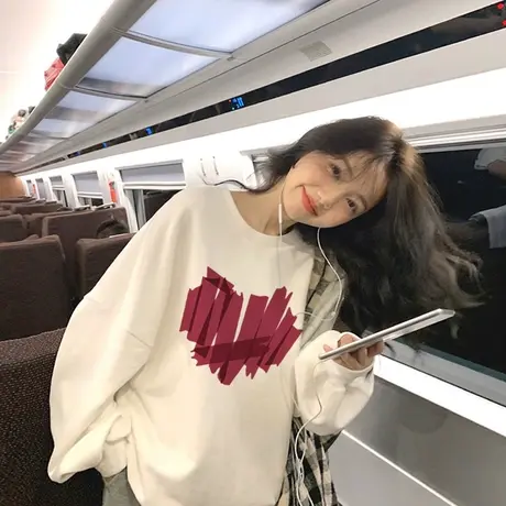 日系小众oversize无帽圆领卫衣女秋季大码白色长袖潮ins甜辣上衣图片