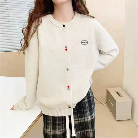 春装2024年新款圆领毛衣开衫外套女2023爆款洋气别致外套短款上衣图片