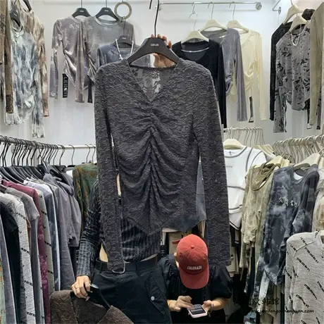 小众设计感V领褶皱开叉垫肩修身T恤女2023秋欧韩港风立体提花上衣商品大图