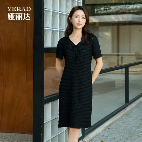 娅丽达商场同款赫本风肌理感小黑裙女2025夏季新款气质系带连衣裙图片
