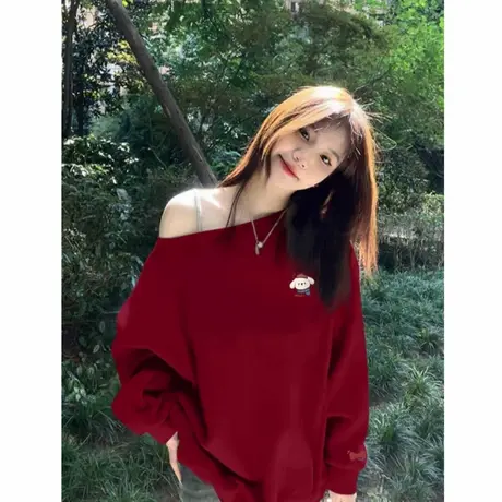 美式慵懒风酒红色一字肩卫衣女2025薄款初秋穿搭斜领领露肩上衣潮图片