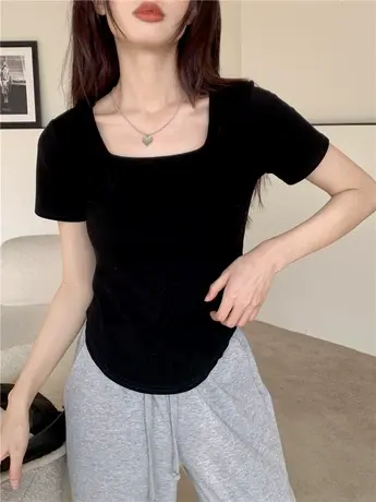 不规则别致甜辣方领T恤夏装女2023新款短袖短款体恤气质百搭上衣图片