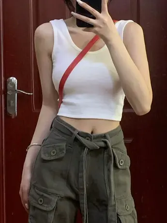 白色吊带小背心西装内搭打底无袖t恤女夏季外穿修身短款辣妹上衣图片
