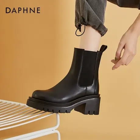 达芙妮马丁靴女2021年冬季新款粗跟加绒英伦风高跟烟管靴百搭短靴图片