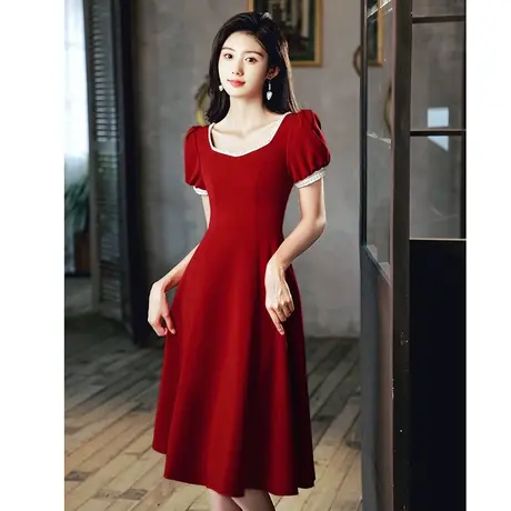 红色礼服法式缎面简单大气敬酒服女夏季新娘回门便装订婚连衣裙图片