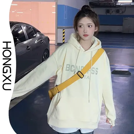 红续新款简约字母印花连帽套头上衣美式街头新潮杏色加绒保暖卫衣商品大图