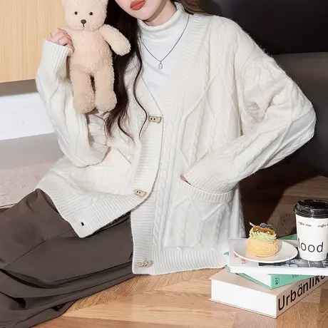 唐狮秋冬新款毛衣开衫外套女日系慵懒风仿牛角扣针织宽松tu图片