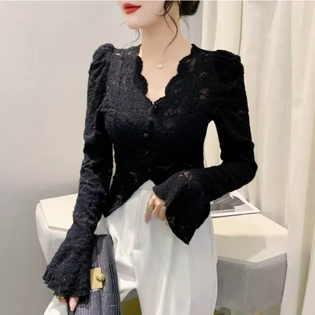 2024春秋新款欧货蕾丝镂空V领拼接洋气套头上衣女修身显瘦打底衫商品大图