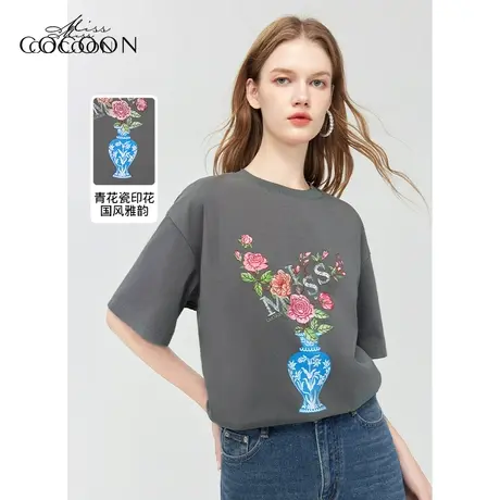 missCOCOON亮眼青花瓷印花上衣2023秋新女珠绣LOGO时尚灰色T恤图片