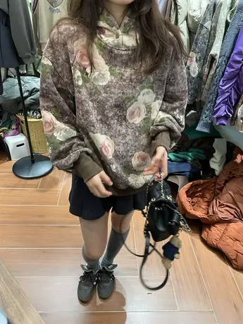 连帽领花朵图案宽松套头加绒加厚卫衣女打底衫今年流行新款上衣冬商品大图