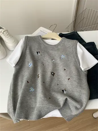 卡通刺绣圆领马甲女叠穿套头针织背心秋冬款学生减龄百搭无袖毛衣图片