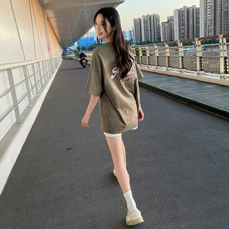 唐狮2024复古美式上衣女春新款后背印花T恤女学院风短恤体恤1.19商品大图