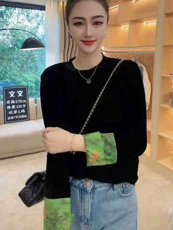 2024新款丝绒拼接撞色宽松圆领上衣新中式气质百搭高级感小衫女潮图片