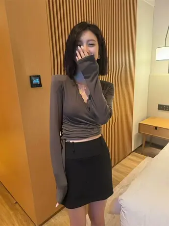 韩版2024春季新款气质修身显瘦弹力蕾丝边V领打底长袖T恤女上衣潮商品大图