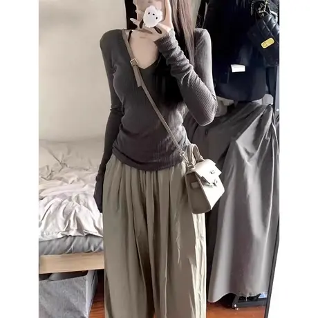 早秋v领甜辣妹长袖t恤女春秋内搭打底衫修身显瘦收腰别致上衣紧身商品大图