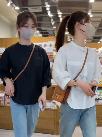 2023新款韩版宽松藏肉圆领弧形春夏款圆领中袖衬衫爆款女士上衣潮商品大图