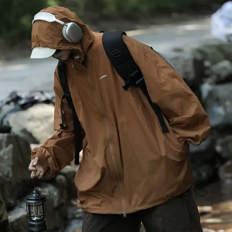 山系户外轻薄透气冲锋防晒衣服男士夏季薄款连帽夹克外套皮肤风衣图片
