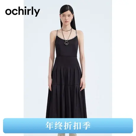 ochirly欧时力 手钉钻链吊带连衣裙女显瘦褶裥小黑裙2023新款秋装图片