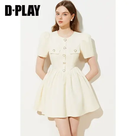DPLAY夏新款复古小香风爱心纽扣装饰杏仁奶白蓬蓬连衣裙图片