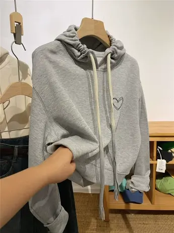流苏抽绳爱心刺绣连帽卫衣女2023秋款宽松短款减龄小个子上衣商品大图