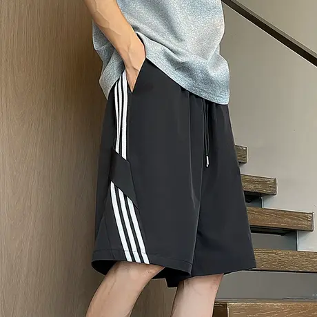 条纹冰丝短裤男夏季薄款潮牌美式休闲中裤宽松拼接速干情侣五分裤图片
