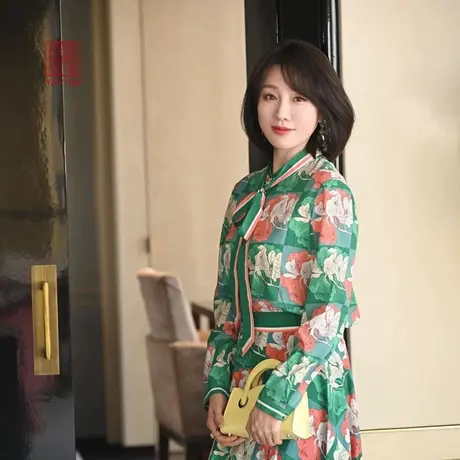 [真丝系列]EP雅莹高端系列 职场OL飘带印花衬衫2023新款2215A图片