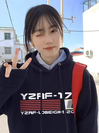 美式复古卫衣女潮牌小众设计感宽松连帽薄款春秋2024新款外套上衣图片