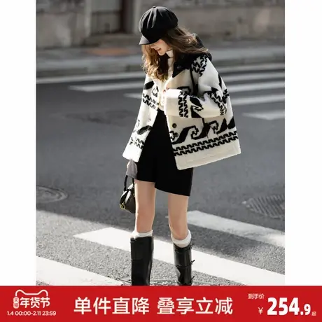 唐狮2026秋冬季厚外套女连帽满印仿羊羔毛短款外套设计感独特休闲图片