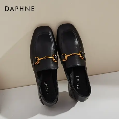 达芙妮乐福鞋女中跟一脚蹬2021年新款秋冬马衔扣粗跟黑色单鞋百搭图片