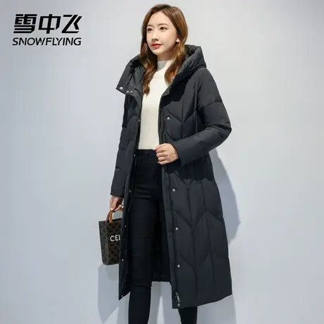 雪中飞羽绒服女冬季2023新款长款时尚休闲连帽中老年外套妈妈装图片