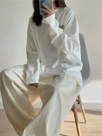 白色内搭打底衫女2023新款秋冬季加绒长袖t恤欧洲站女装高端上衣图片