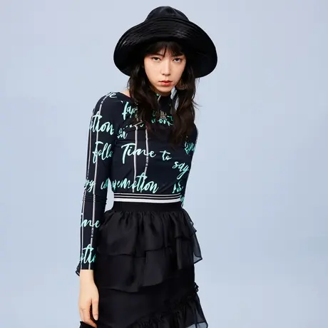 RIENYRE长袖女春秋针织衫挂脖式字母印花显瘦长袖辣妹打底衫上衣图片