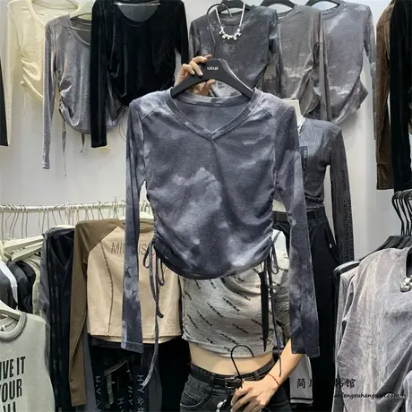 扎染印花V领双侧抽褶短款T恤女2023秋韩版小众时髦百搭打底衫上衣图片