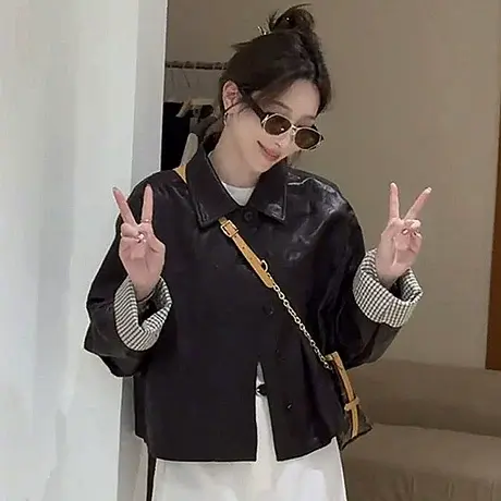 秋季翻领短款纽扣长袖皮衣女时尚休闲气质袖口格纹拼接短外套上衣商品大图