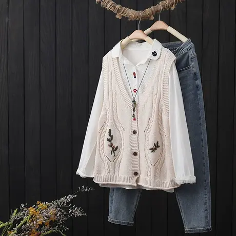 文艺复古刺绣镂空针织马甲女春季2023新款无袖单排扣开衫马甲背心商品大图