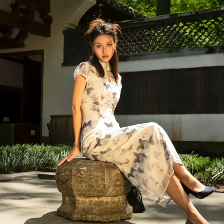 新中式改良旗袍立领蝴蝶修身连衣裙女2025新款夏季韵味显身材长裙图片
