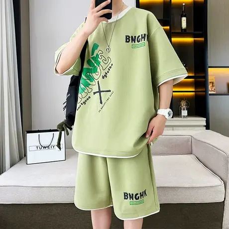 果绿色短袖t恤男套装夏季休闲假两件半袖男装一套搭配帅气衣服潮T图片