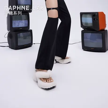 DAPHNELAB达芙妮方糖毛毛拖鞋女2024新款厚底人字凉拖鞋外穿真皮图片