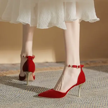 2024年春季新款一字扣新娘结婚单鞋女细跟性感尖头百搭中空高跟鞋图片