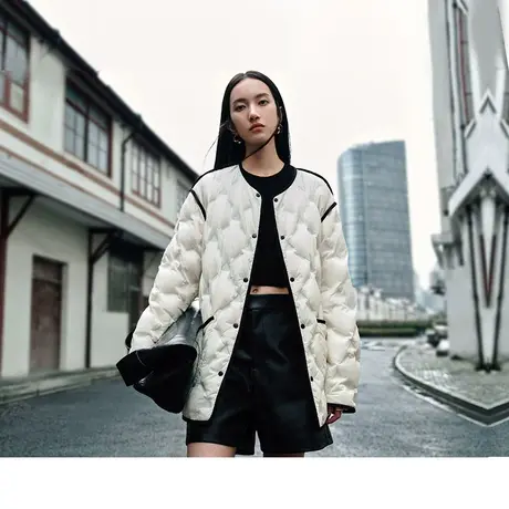 【太平鸟专场】太平鸟撞色轻薄绗缝羽绒服商品大图