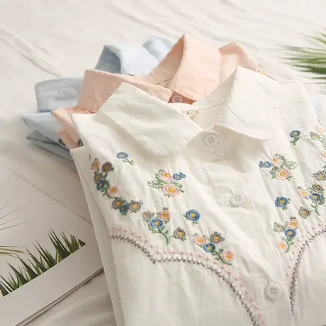 2021春装新款文艺小清新碎花刺绣纯棉白色衬衫女长袖宽松打底衬衣图片