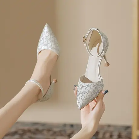 2023年夏季超火中空凉鞋时尚水钻一字带细跟水晶高跟鞋温柔晚晚风商品大图