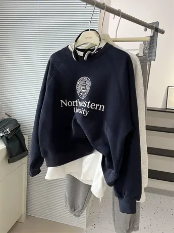 韩风chic复古时髦字母圆领套头卫衣女加绒加厚宽松慵懒风外套冬季商品大图