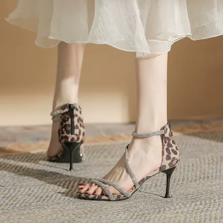 法式性感高跟鞋女细跟2023夏季新款时尚豹纹水钻一字扣带露趾凉鞋商品大图