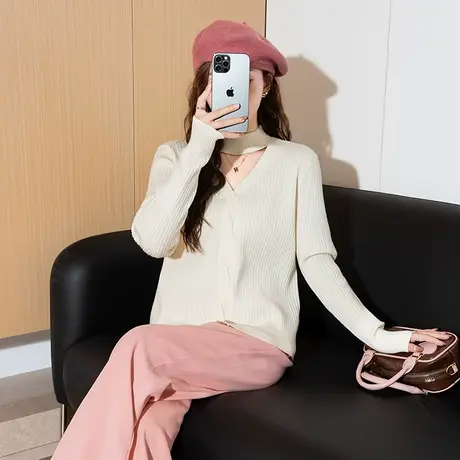 唐狮毛衣女新款秋冬红色V领净色超好看小众设计感绞花毛线衫图片