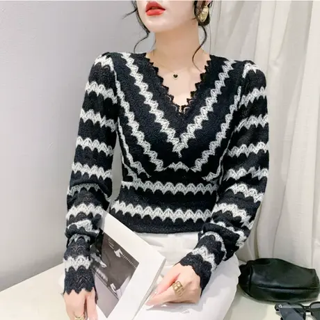 秋冬2024新款性感V领蕾丝衫洋气内塔减龄套头上衣女修身打底衫潮商品大图