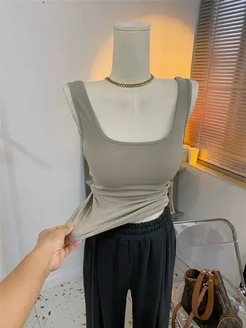 简约又好搭！内搭BI备~方领弹力修身绵软背心女奶茶色吊带冷淡风图片