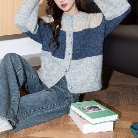 唐狮秋冬季女毛衣慵懒风温柔宽条纹设计圆领开衫外套百搭tu图片