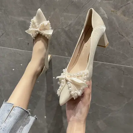 单鞋女2023年新款春夏尖头法式粗跟温柔风珍珠蝴蝶结中跟高跟鞋子图片