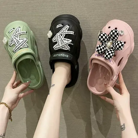 包头洞洞鞋女夏季外穿时尚绑带花朵水钻厚底踩屎感防滑沙滩凉拖鞋商品大图